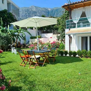 Dreamades House , Dhërmi Albania