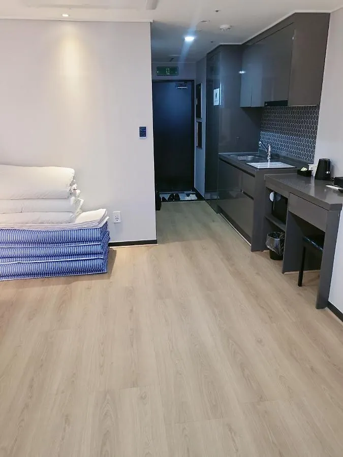 Griffinbay Hotel Μπουσάν