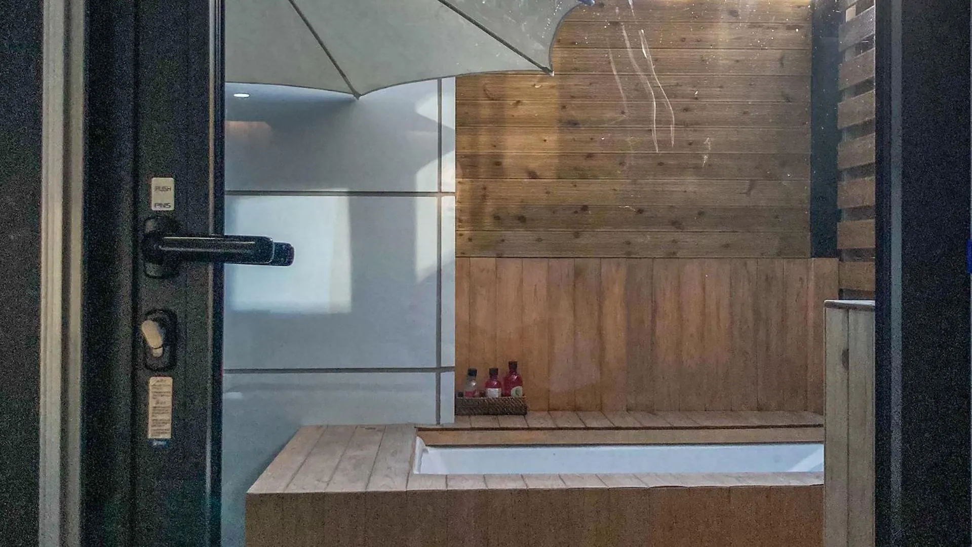 Griffinbay Hotel Busan 4*,